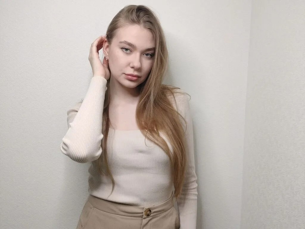 AlondraWinters Photo 1 cam