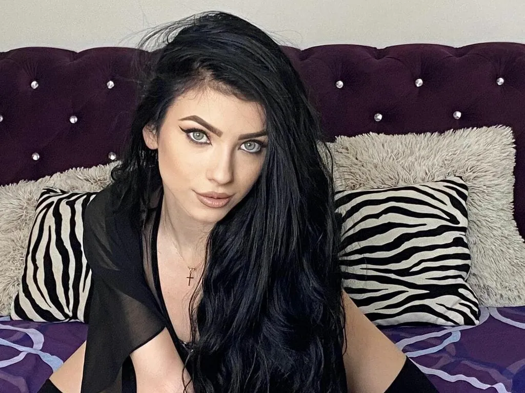 AnishaYums Photo 1 cam