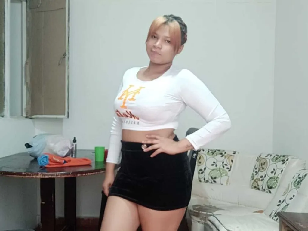 AyannaThopson Photo 1 cam
