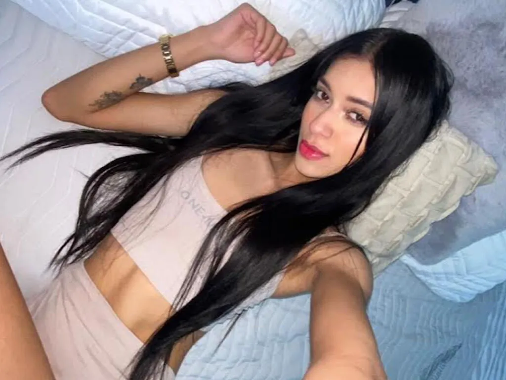 CamilSalinas Photo 1 cam
