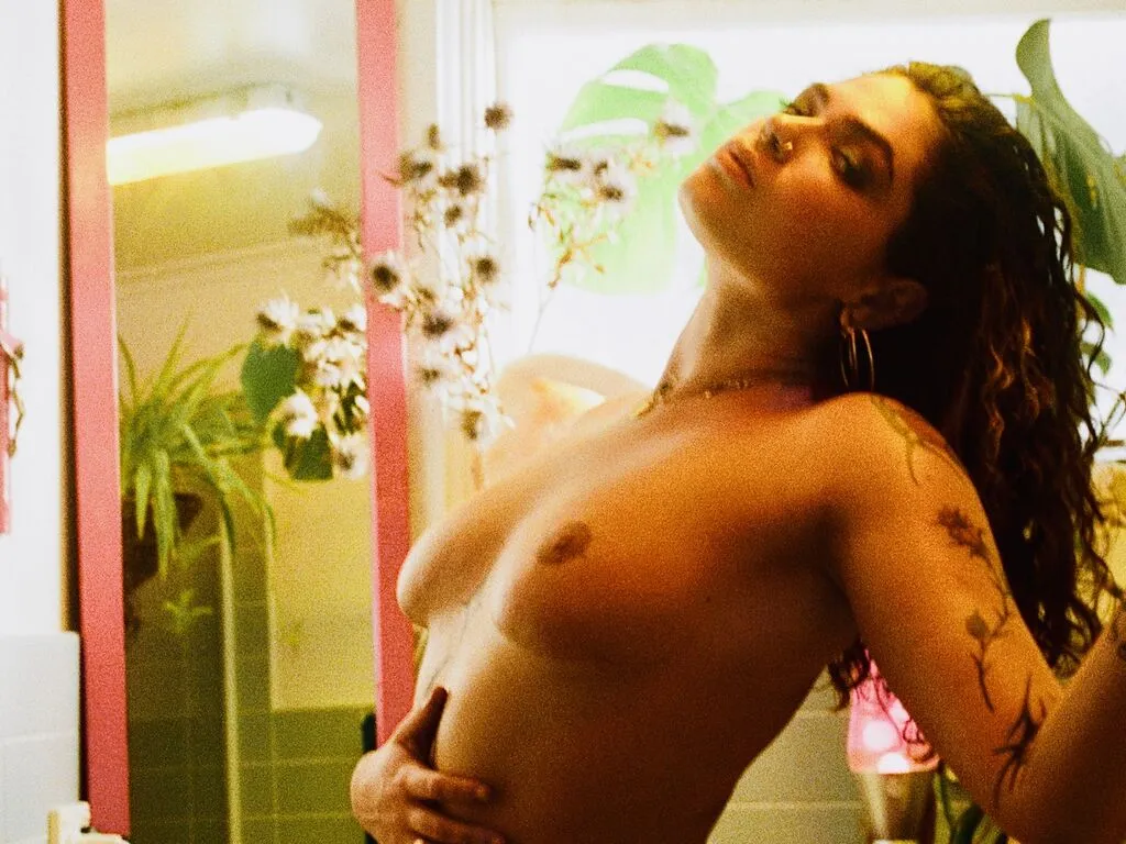 CarmenBlade Photo 1 cam