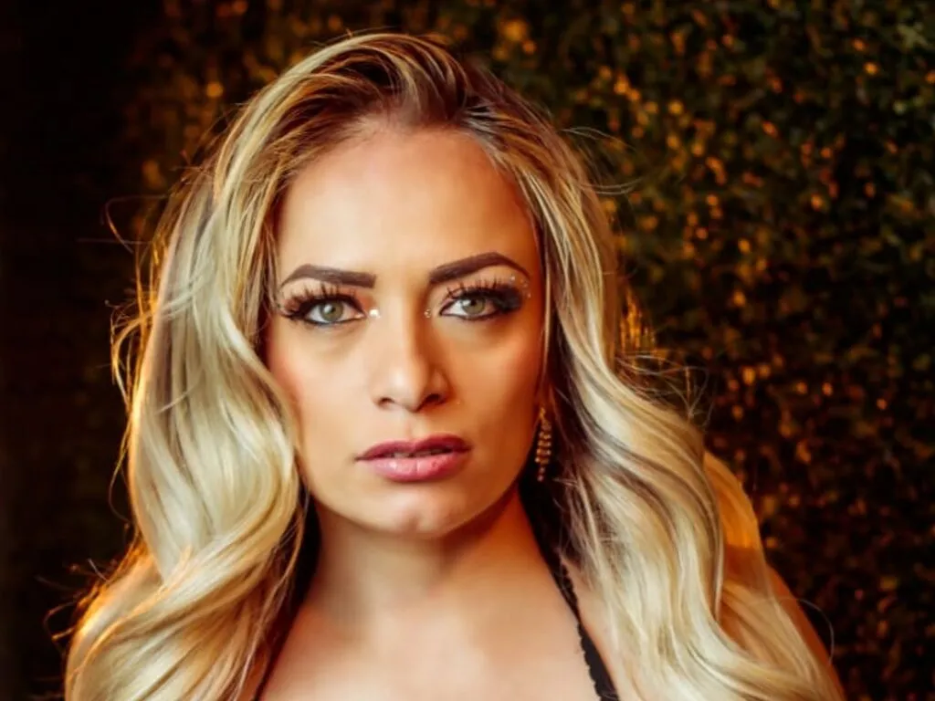 IssaMorgan Photo 1 cam