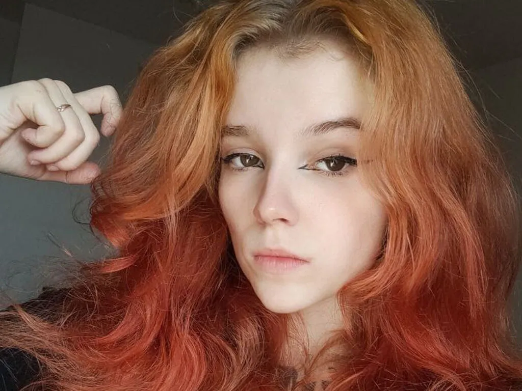 LexyRed Photo 1 cam