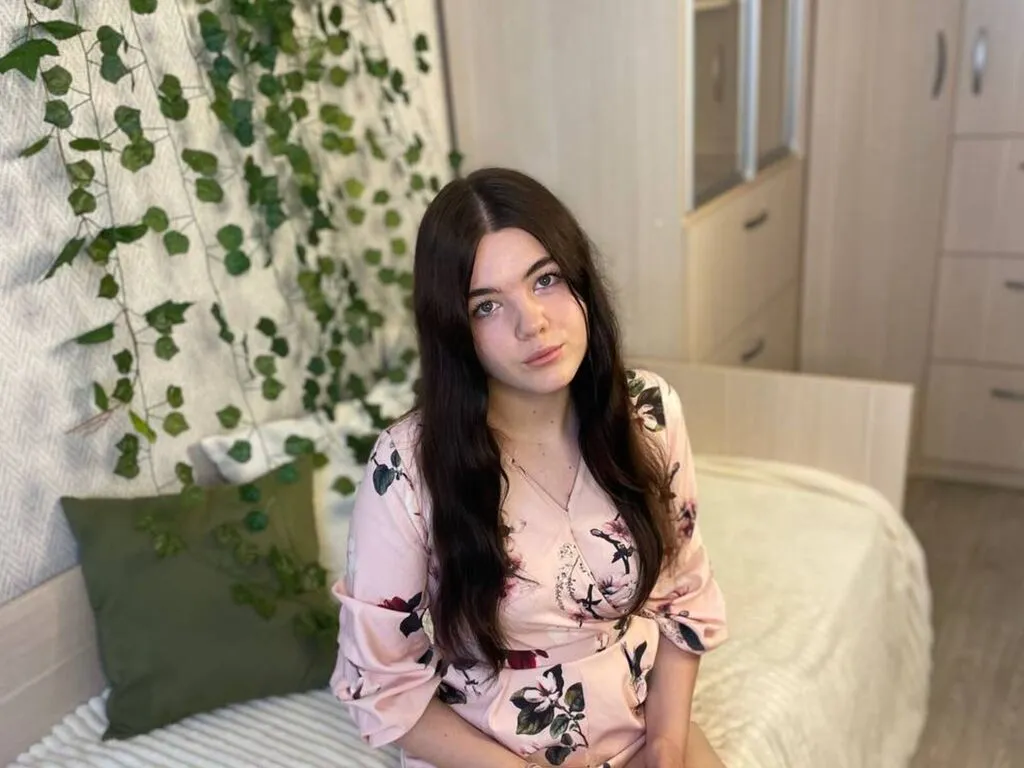 MaddisonEvans Photo 1 cam