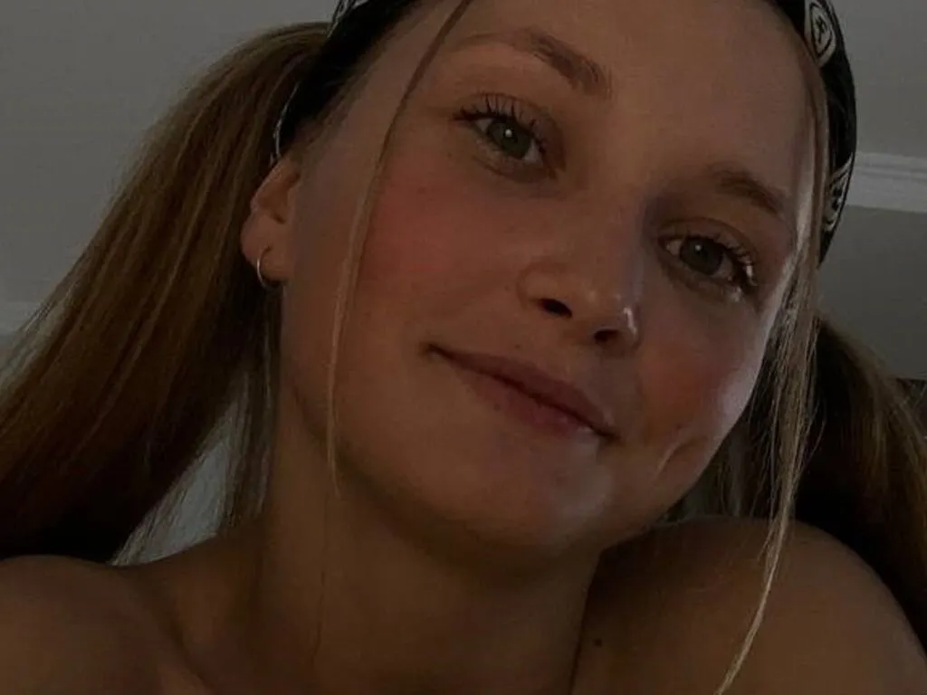 MayDuffield Photo 1 cam