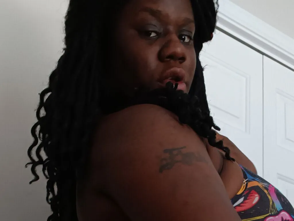 ShaniceBaier Photo 1 cam