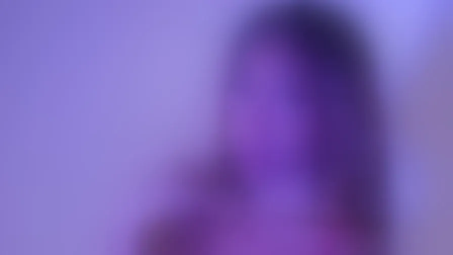 Chat with RoxanaWills