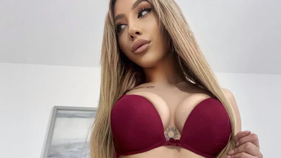 Chat with CarolineSkie