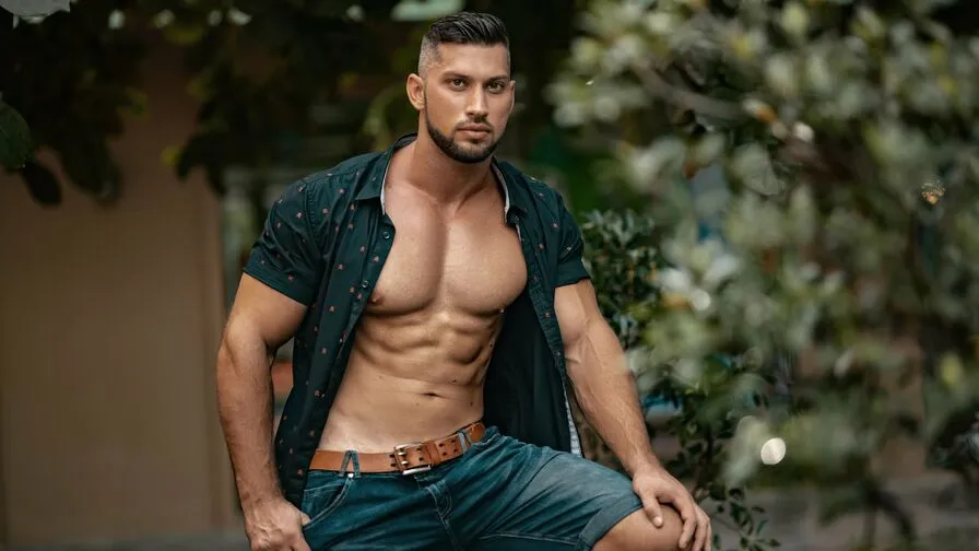 Chat with RonnieHarris