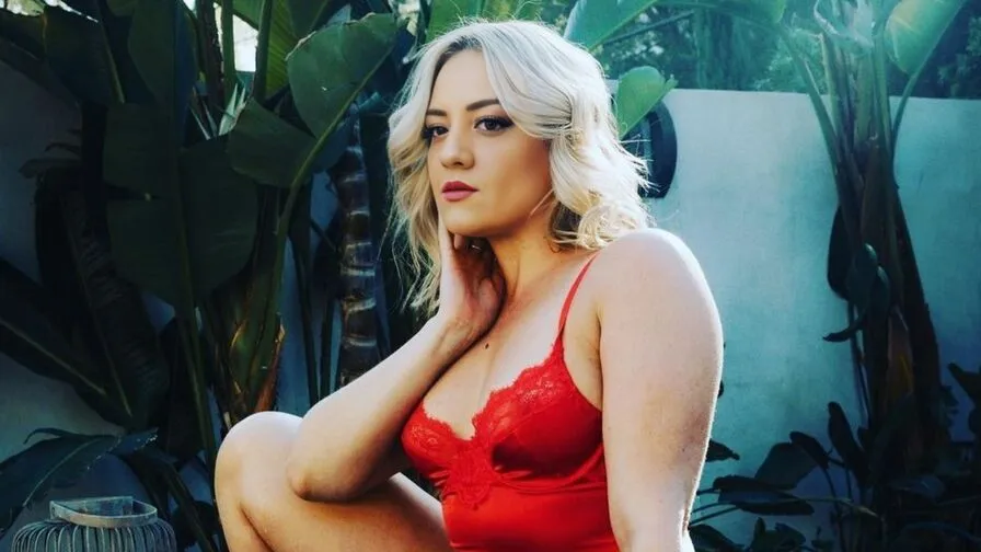 Chat with DemiAmayah