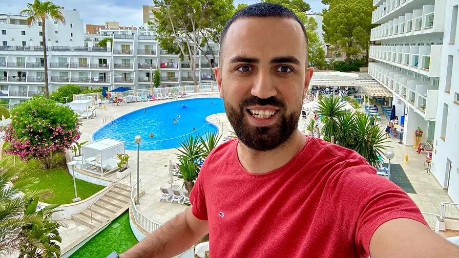 Chat with AmirHussein