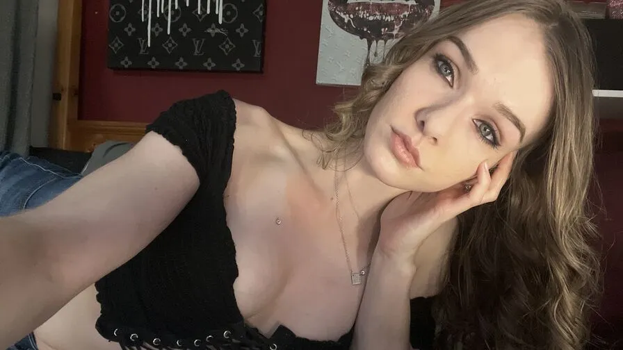 Chat with RhylieHazel