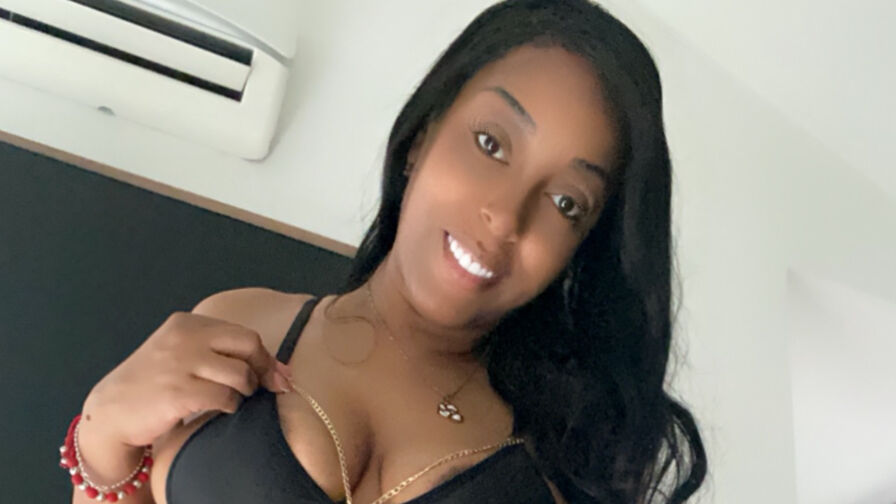 Chat with HannaCompton
