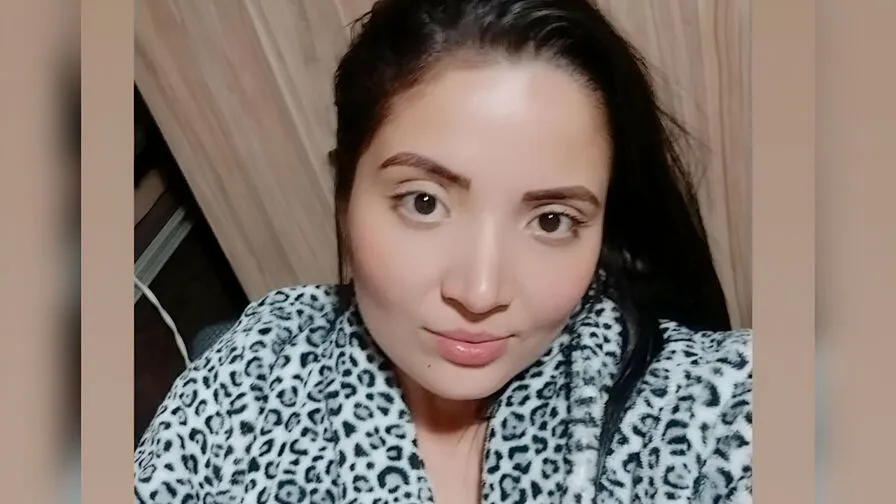 Chat with NinaCondee