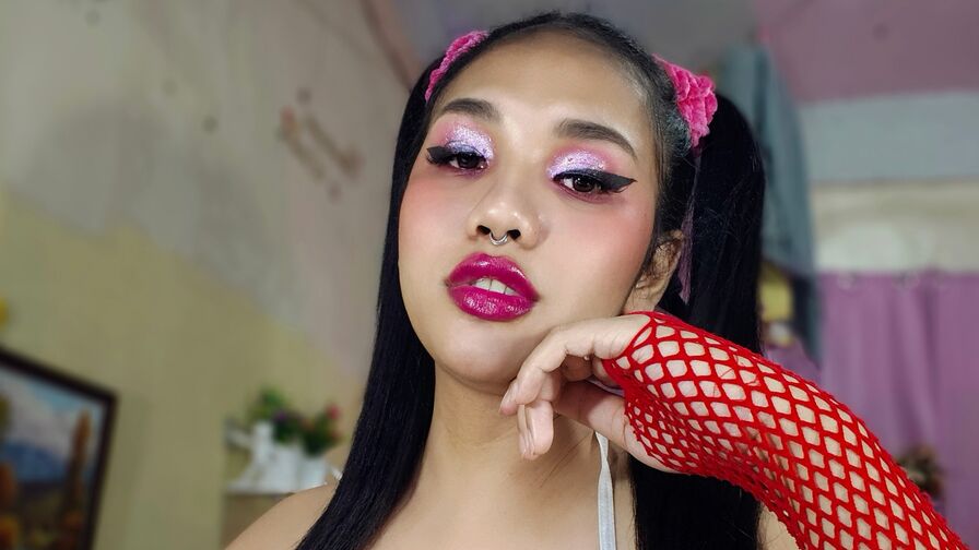 Chat with MaxieMcQueen