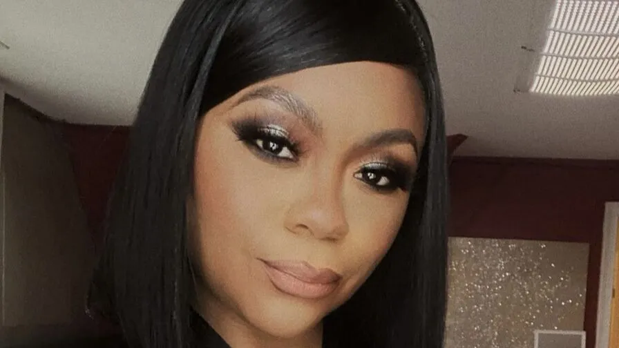 Chat with DreamyDiamonds