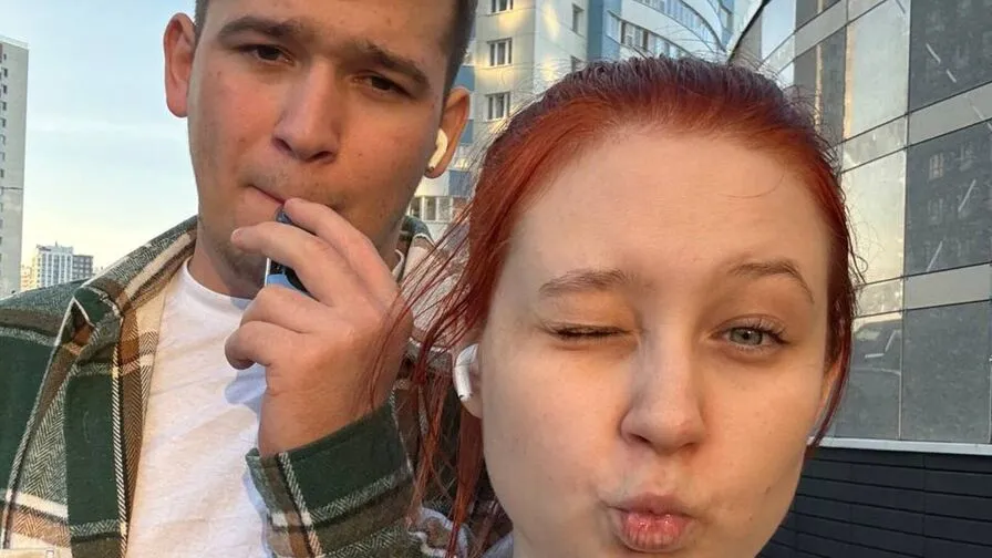 Chat with AnnaAndMarks