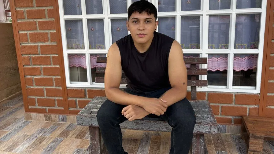 Chat with AlejandroGomez