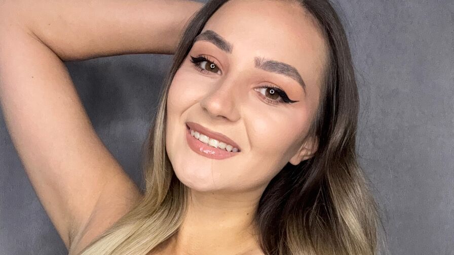 Chat with AnniaAnne