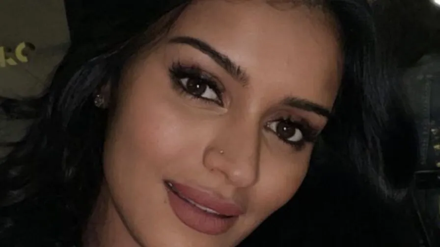 Chat with CarolSamha