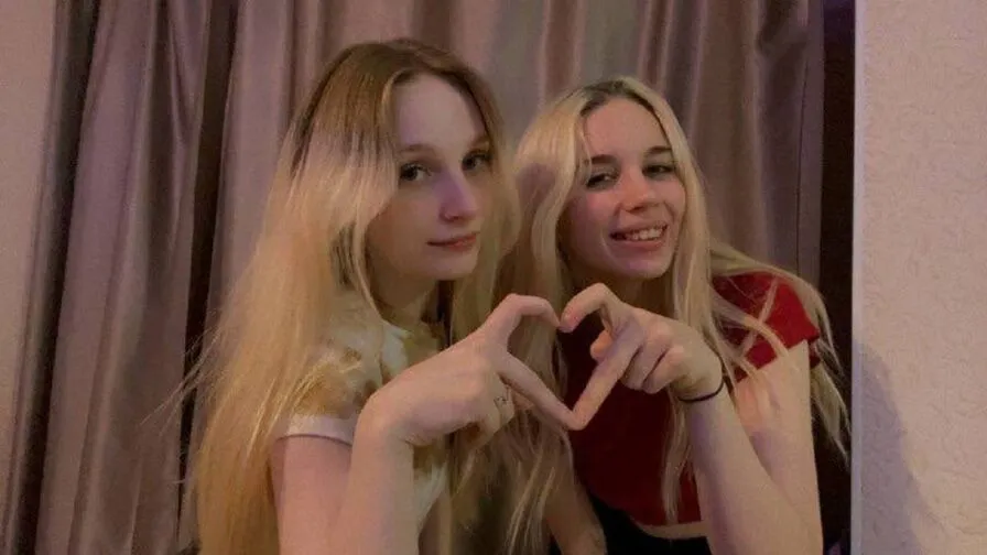 Chat with WandaAndDaysi