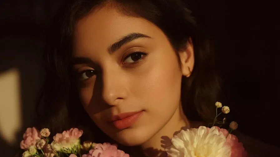 Chat with ZaylaAmin