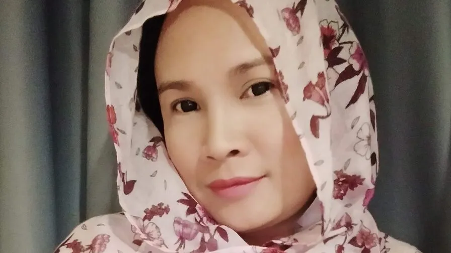 Chat with HanieMarie