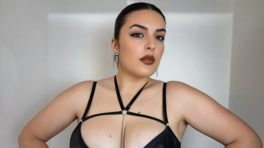 Chat with VeraNoire