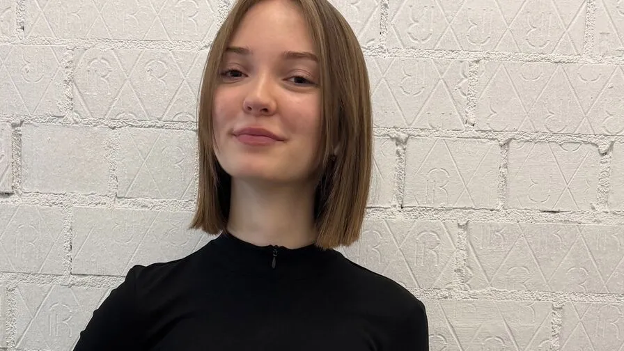 Chat with HillaryJabiro