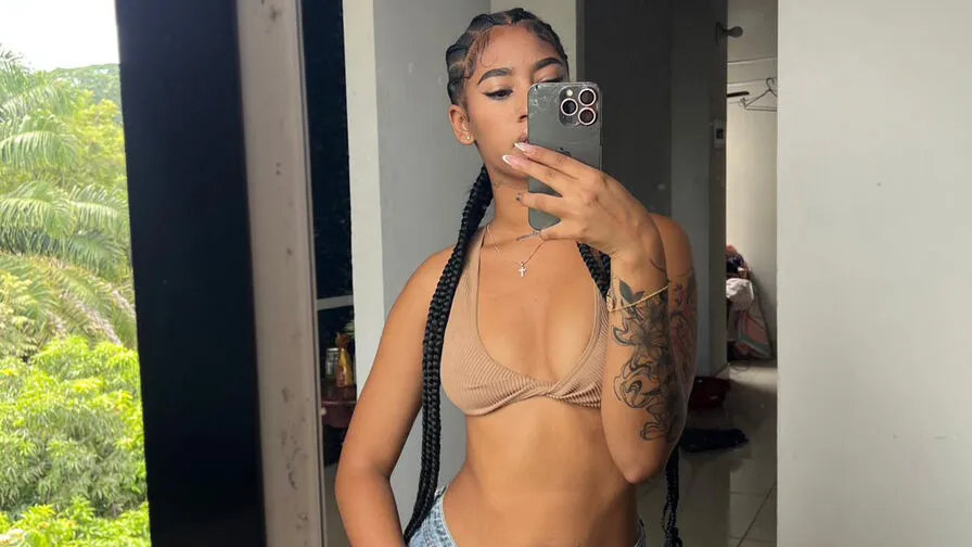 Chat with CarolineCartson