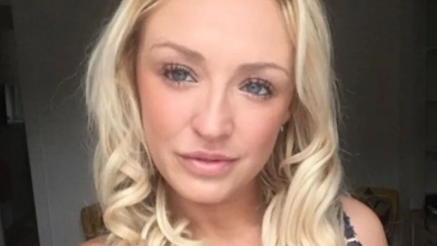 Chat with AmberDeenScot
