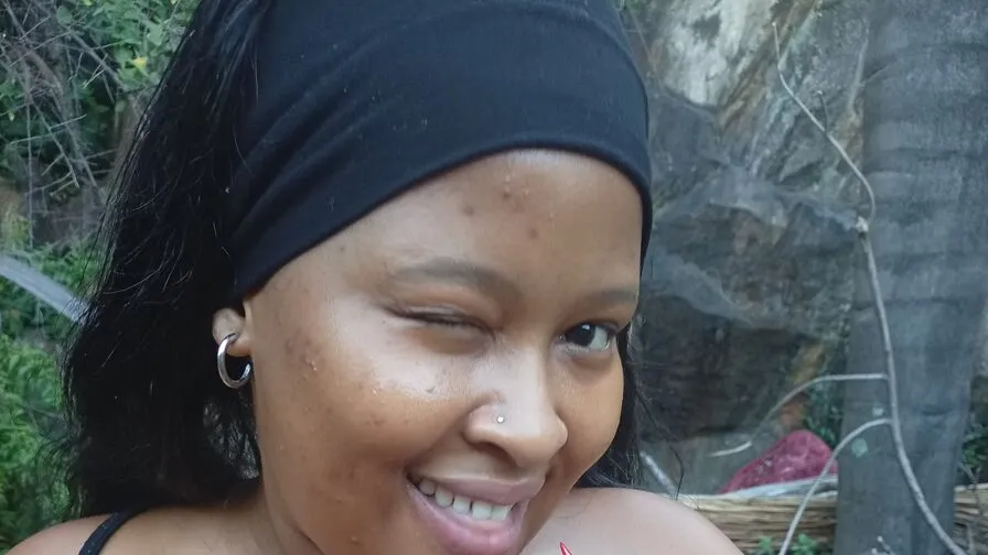 Chat with DoraPhillips