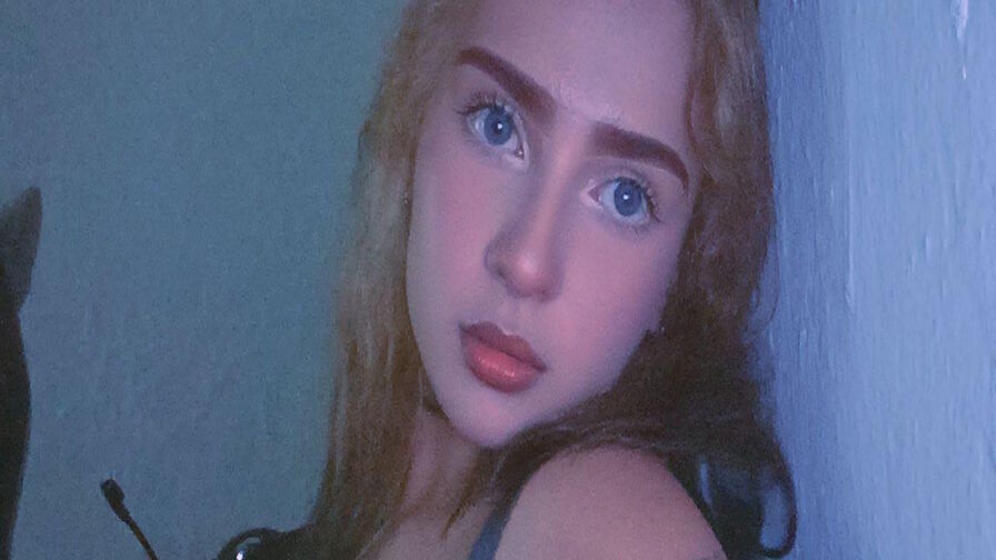 Chat with LuanaGreen