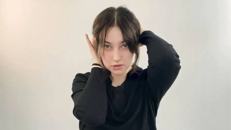 Chat with ChasityDanaher