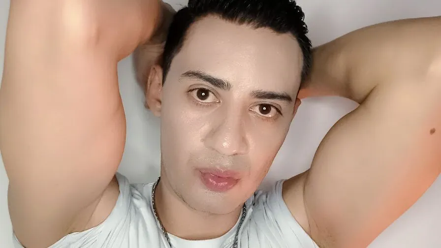 Chat with LucianoTorres