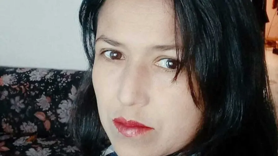 Chat with IvanniaClarck