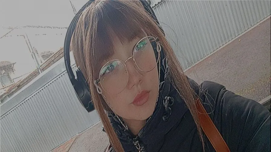 Chat with WillettaBoldul