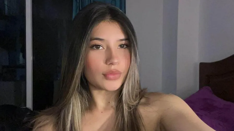 Chat with AmberEstrada