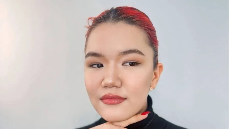 Chat with EliciaFeickert