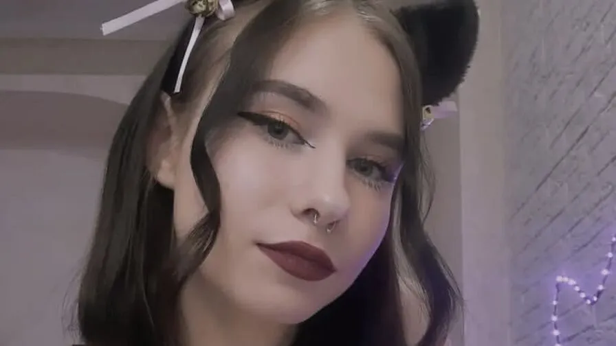 Chat with ArleenIzzy