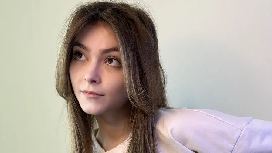 Chat with SharolynHariston