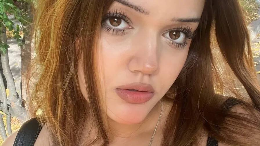 Chat with AishaTiffany