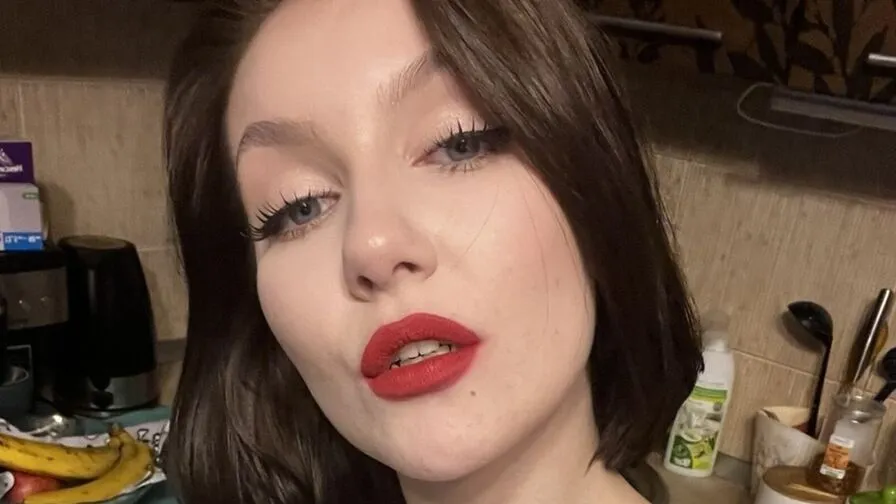 Chat with CamelliaMosqueda