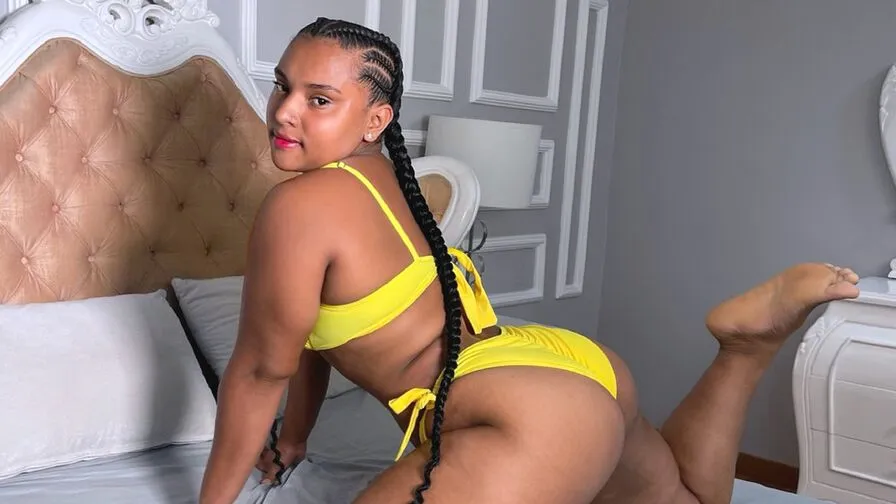 Chat with ChloeCastillo