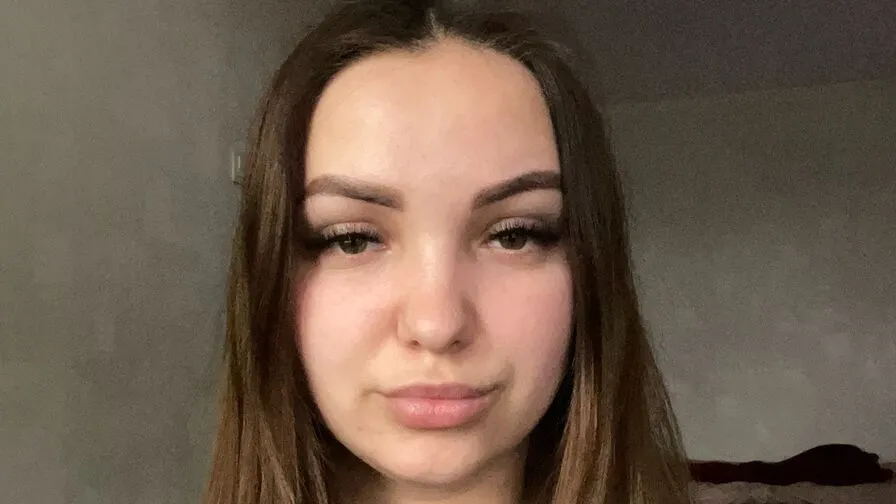 Chat with TwilaKohel