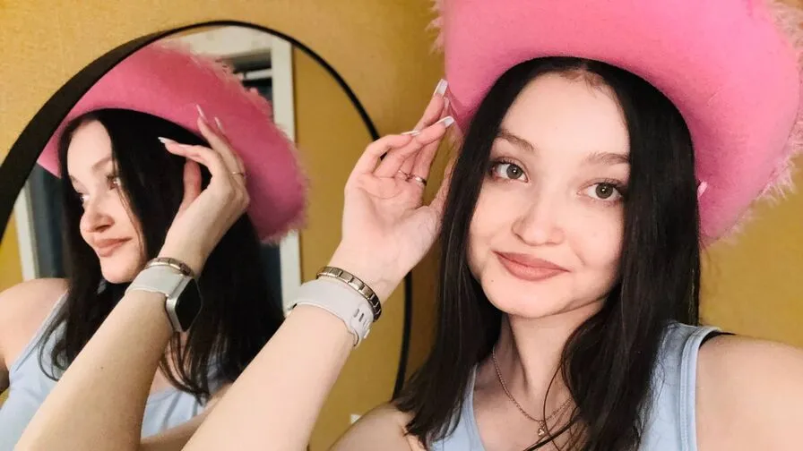 Chat with LorenaMalueg