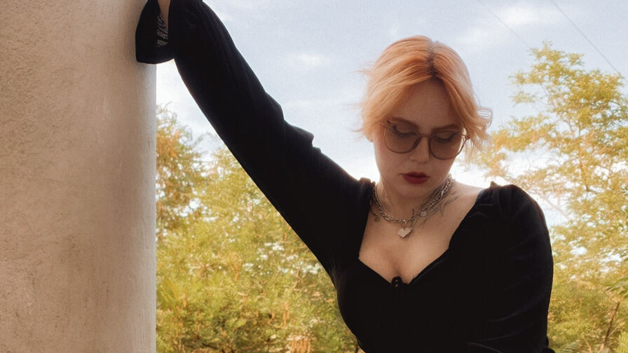 Chat with KaleighCollett