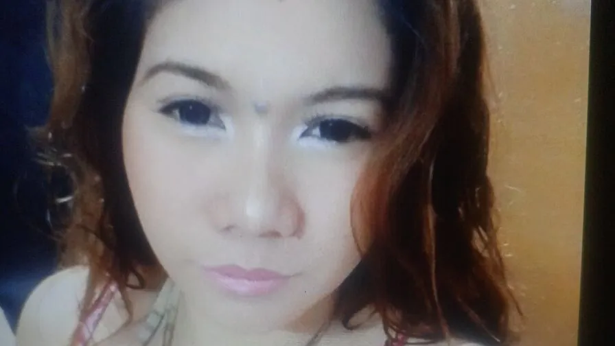 Chat with MoninaCeleste