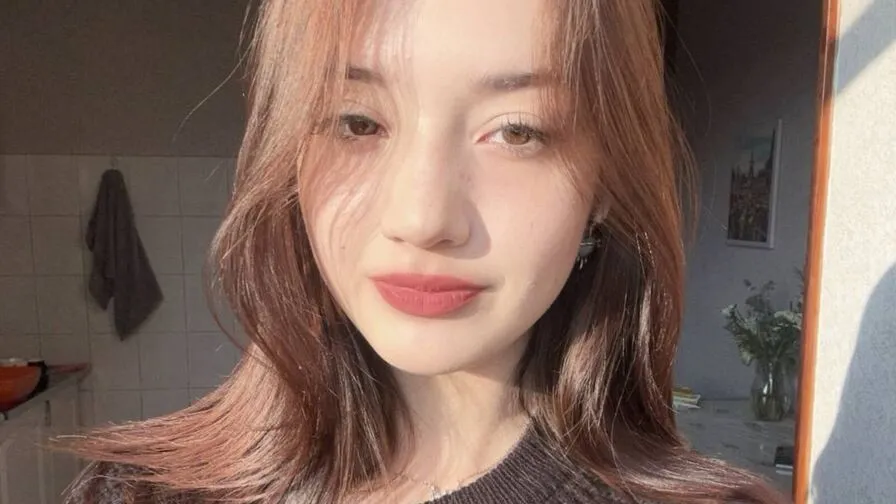 Chat with RayleneCarone