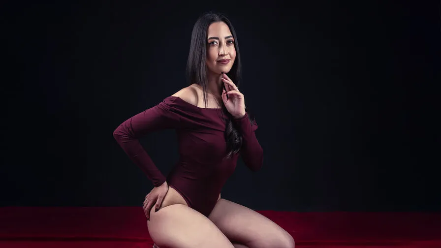 Chat with PaulinaMontclair